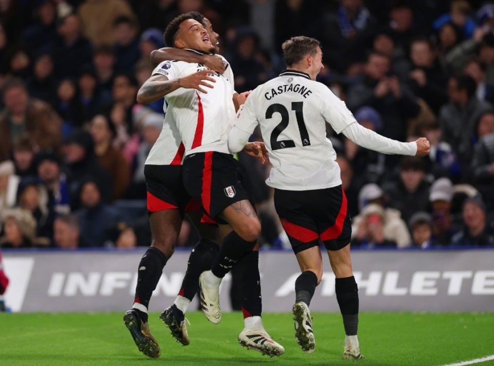 06年季后赛抢7大战科比第四节拒出手引争议