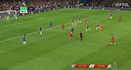 梅西杯开战，梅西和苏亚雷斯现场观战巴萨U16和河床U16的比赛