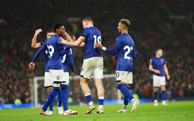 Shams：活塞&老鹰&猛龙预计将在交易中追逐浓眉